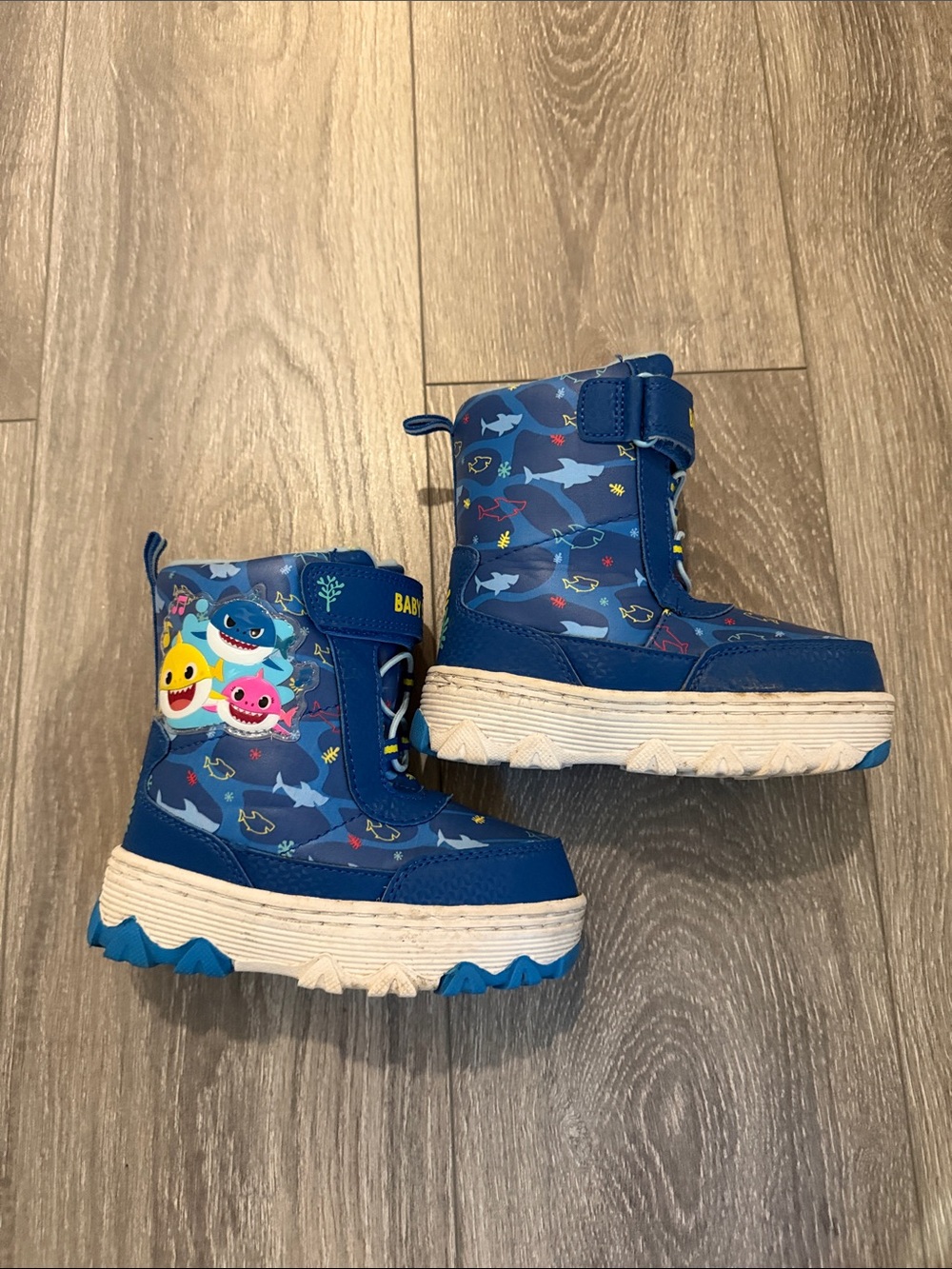 Blue Kids Baby Shark Winter Boots Size 9 Toddler